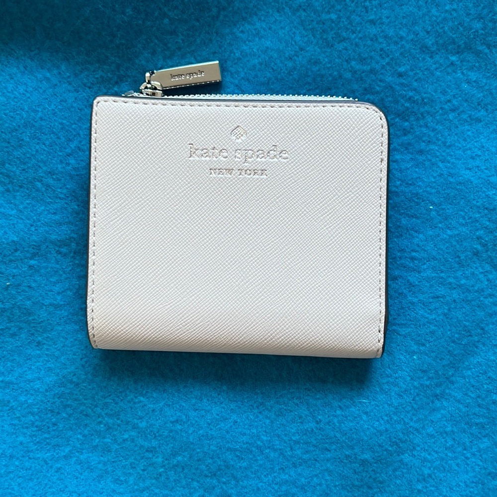 Kate spade small bifold grey wallet